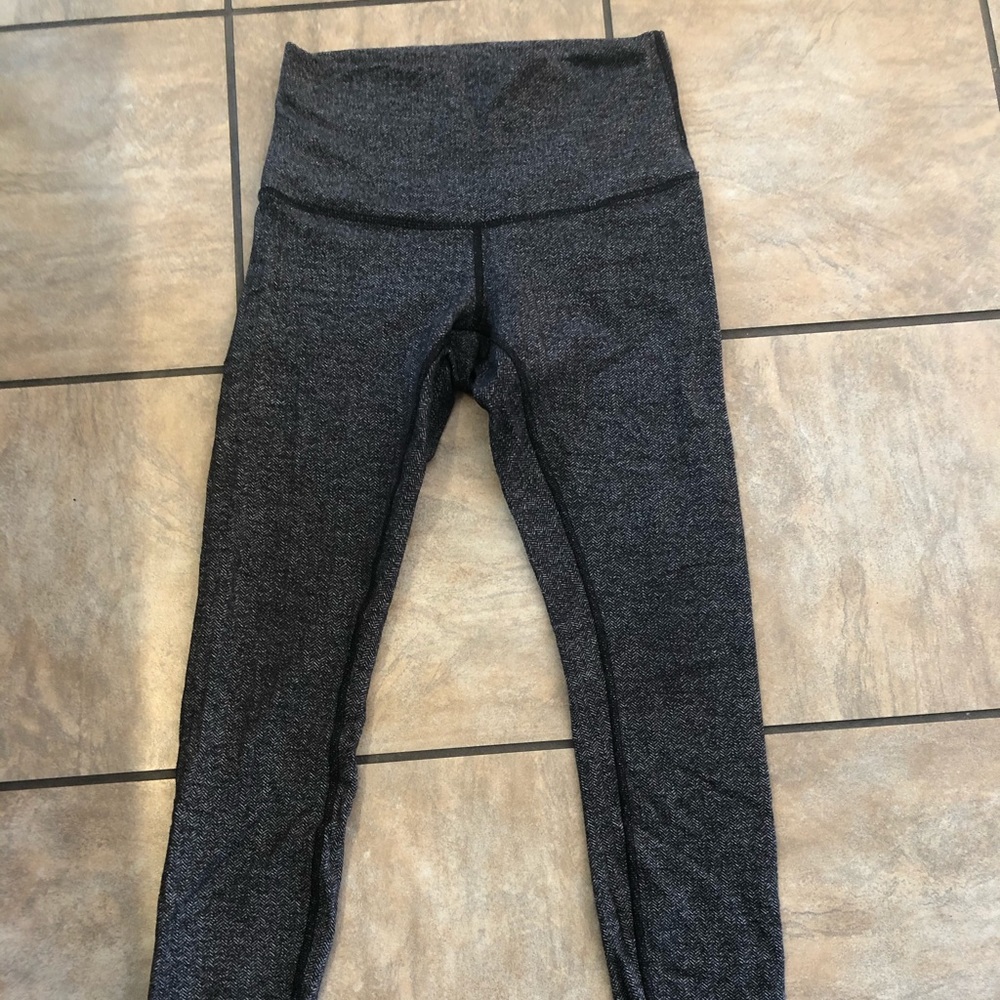 Lululemon high rise leggings, EUC, 6
